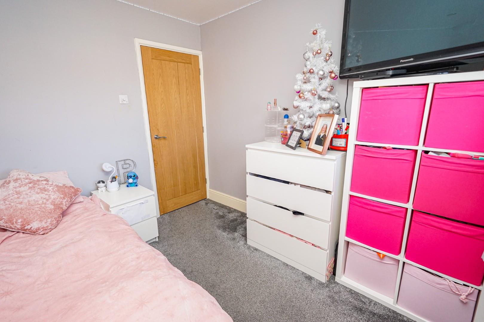 Russell Way, Leighton Buzzard Quarters Estate Agents